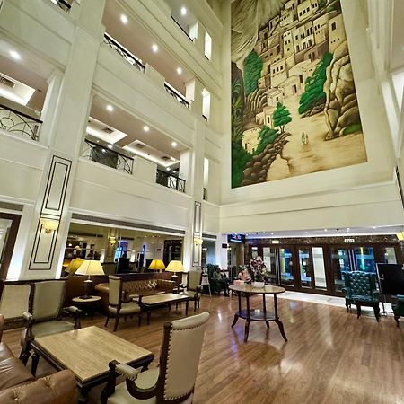 Ramada By Wyndham Jalandhar City Center Extérieur photo