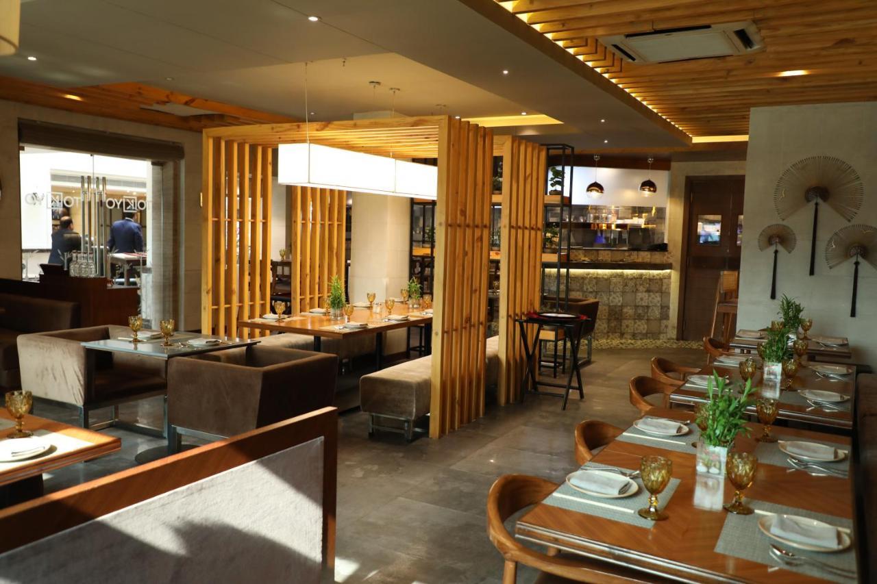 Ramada By Wyndham Jalandhar City Center Extérieur photo