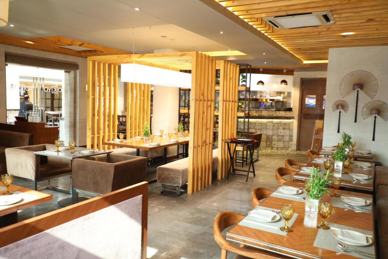 Ramada By Wyndham Jalandhar City Center Extérieur photo