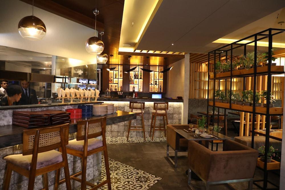Ramada By Wyndham Jalandhar City Center Extérieur photo