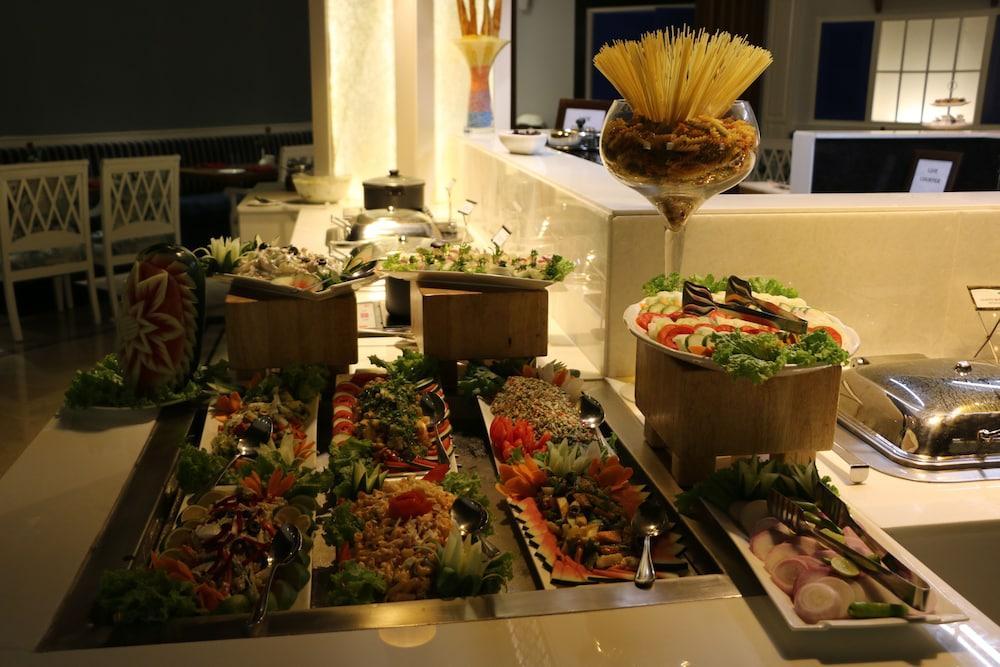 Ramada By Wyndham Jalandhar City Center Extérieur photo