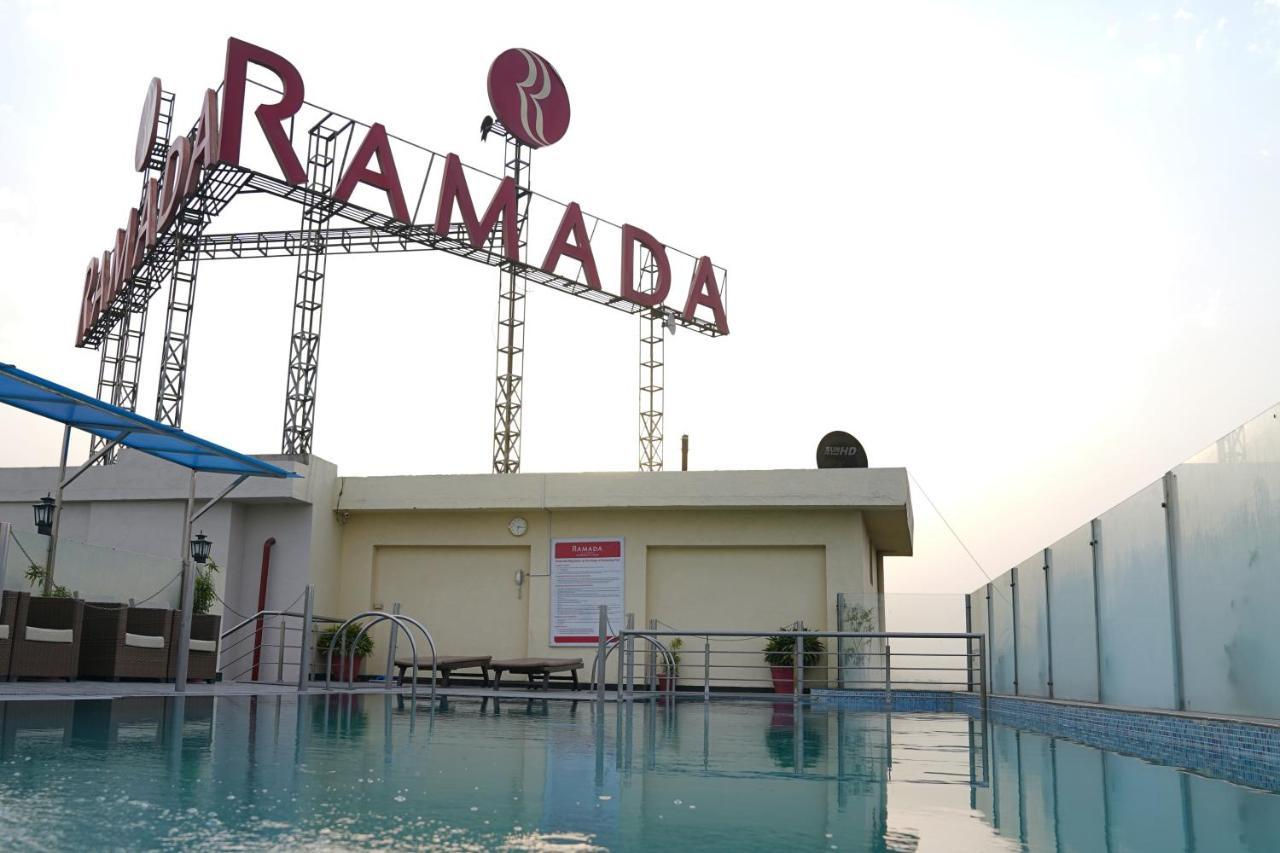 Ramada By Wyndham Jalandhar City Center Extérieur photo