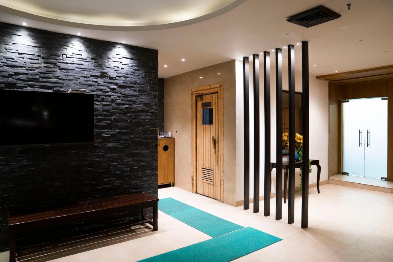 Ramada By Wyndham Jalandhar City Center Extérieur photo