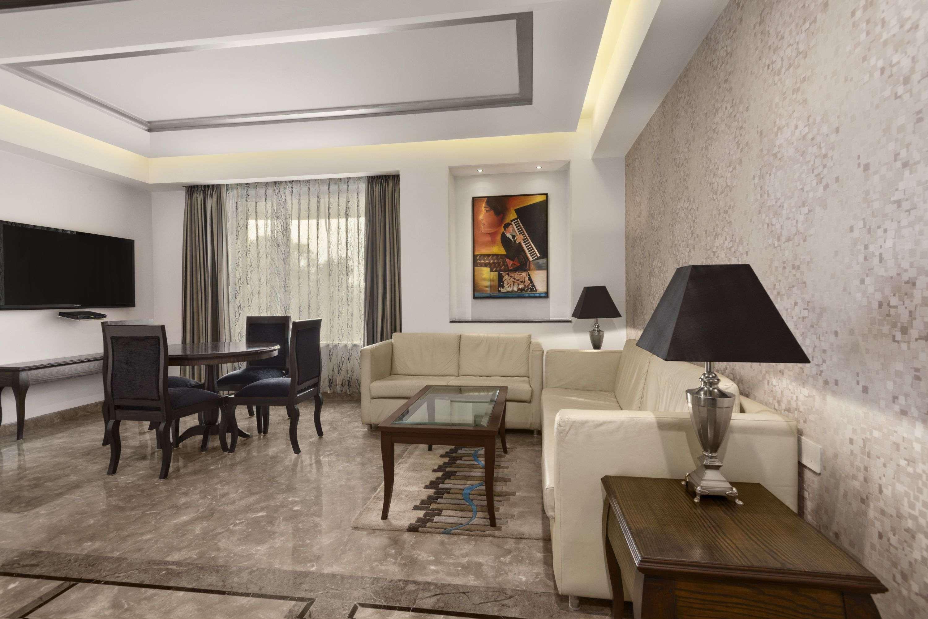 Ramada By Wyndham Jalandhar City Center Extérieur photo