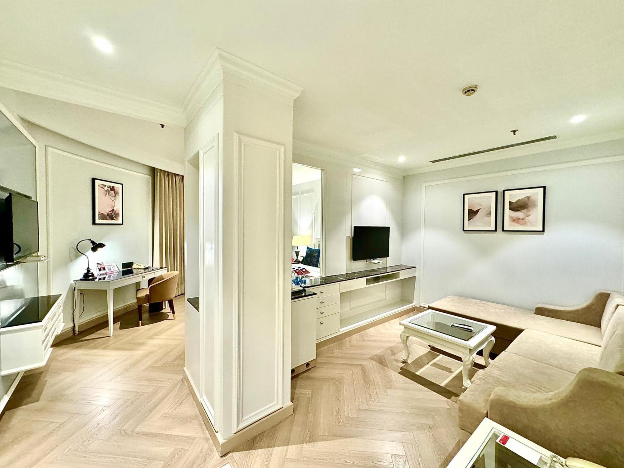 Ramada By Wyndham Jalandhar City Center Extérieur photo